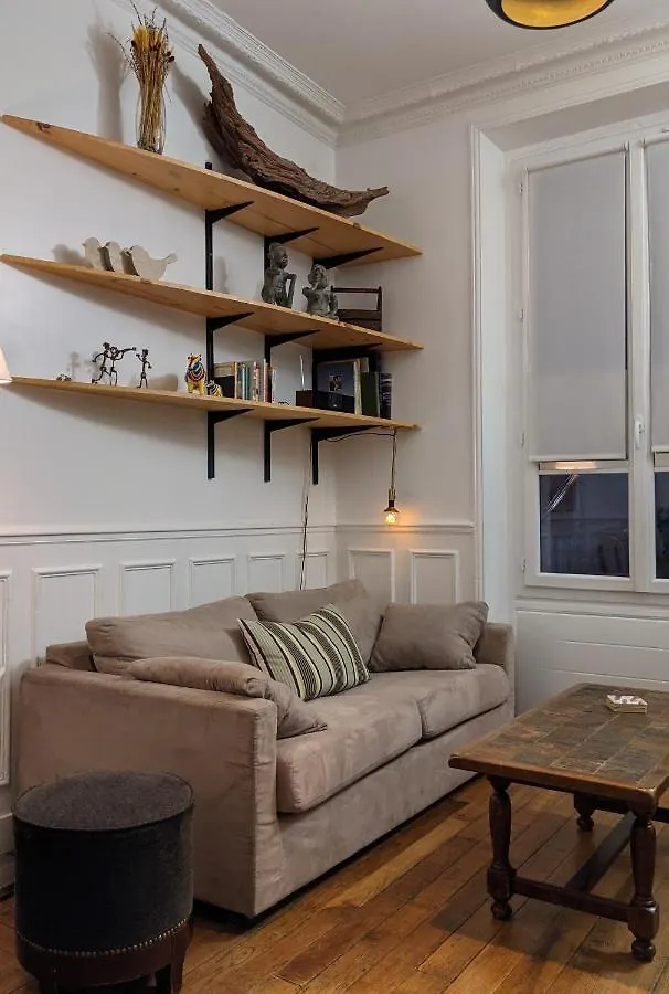 Private Acces To The All Flat. Charming Parisian. Paryż